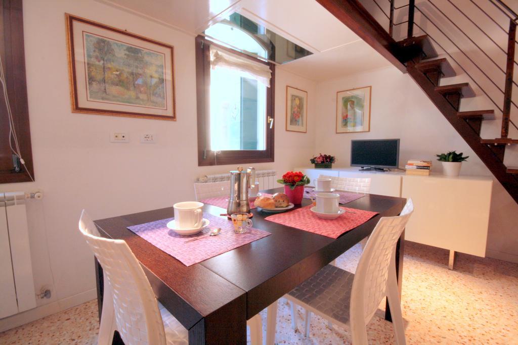 Biennale Apartment เวนิส ภายนอก รูปภาพ