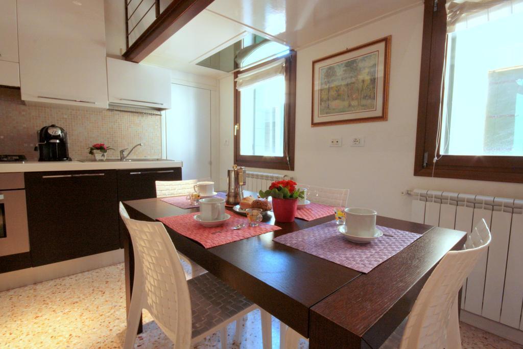 Biennale Apartment เวนิส ภายนอก รูปภาพ